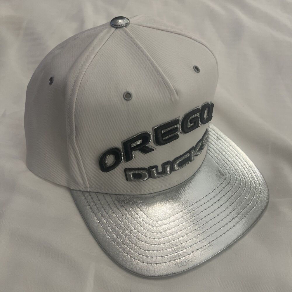 Oregon Ducks White & Silver Zephyr Snapback Baseball Cap Hat Flat Bill ZHAT